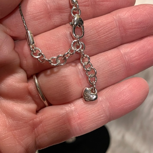 Beautiful Brighton Sliding Hearts Necklace 16" with 2" Extender - Picture 5 of 5